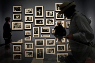 En ese sentido, la curaduría de la muestra ha buscado resaltar tanto la calidad artística de las fotografías