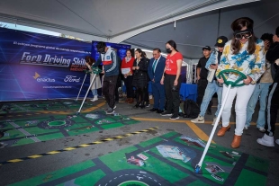 Ford Driving Skills for Life (Ford DSFL) es un programa internacional 