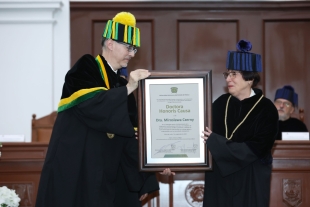 Otorga UAEMéx Doctorado Honoris Causa a Miroslawa Czerny