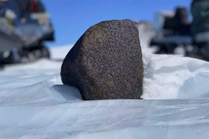 Meteorito de más de 7 kilos es encontrado en la Antártida