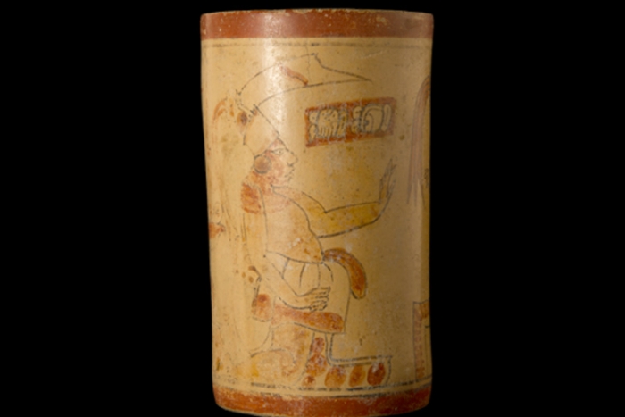 Los vasos chocolateros que usaban los mayas