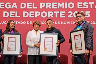 El paranadador Juan Antonio Ruiz Ascencio fue honrado por su destacada medalla de oro en los 100 metros dorso