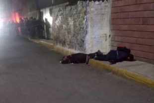 Asesinan a dos en Texcoco mientras bebían en vía pública