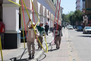 Comienza la instalación de  adornos para la Feria del Alfeñique Toluca 2023