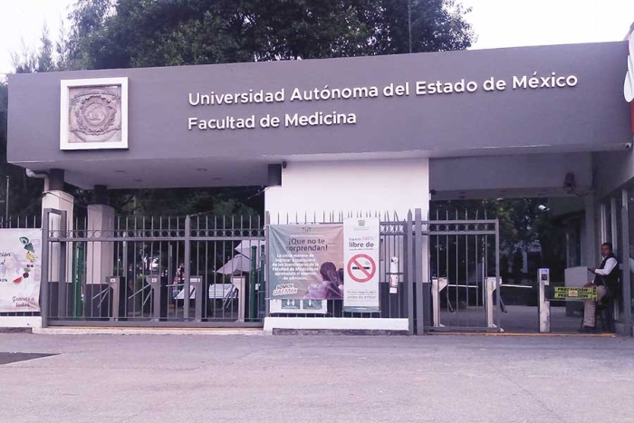 El año pasado 6 mil 196 estudiantes presentaron el examen para médico cirujano