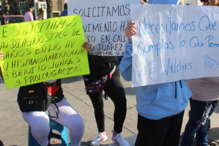 Habitantes de Ecatepec bloquearon la López-Portillo para exigir mejora en calles y luminarias