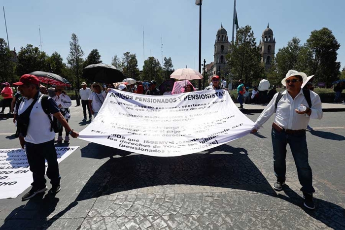 La movilización continuo su camino hasta llegar a avenida Lerdo de Tejada