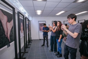 Singularidades: Una experiencia visual que reflexiona la belleza humana