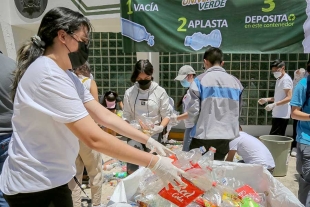 Participa comunidad UAEMéx en colecta de PET y taparroscas de plástico