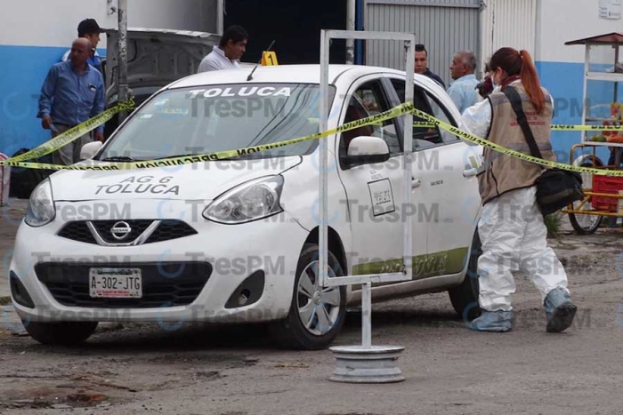 Muere pasajero de un taxi junto a la Terminal Toluca