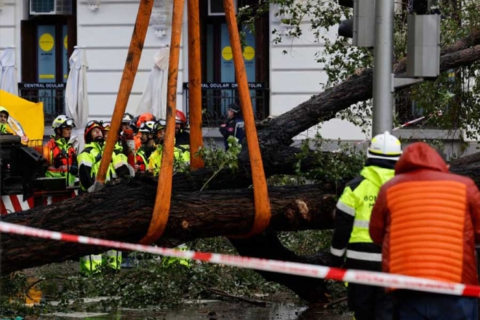 Tormenta Ciarán deja 12 muertos y daños en Europa