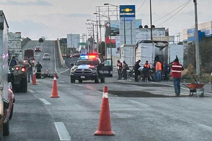 Motociclista resulta lesionado tras derrapar en la carretera Toluca- Tenango