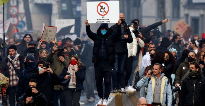 ¡Siguen protestas! Manifestación contra medidas Covid deja seis heridos de Bruselas