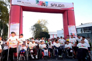 Más de 1,500 mexiquenses en carrera recreativa por la discapacidad
