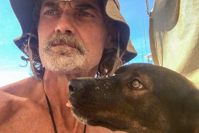 ¡Increíble! Un marinero australiano y su perrita sobreviven más de dos meses en el mar