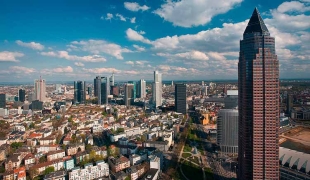 Pese a críticas ambientales, los rascacielos se vuelven más populares en Europa