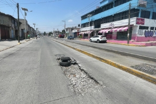 Vecinos y locatarios hacen un llamado a las autoridades municipales a reparar los desperfectos