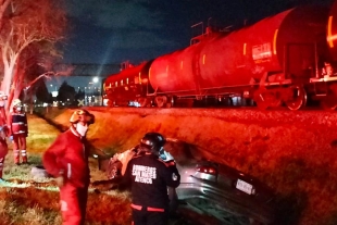 Conductor muere en Paseo Tollocan al volcar su automóvil