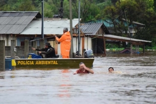 Lluvias torrenciales causadas por un ciclón dejan 22 muertos en el sur de Brasil