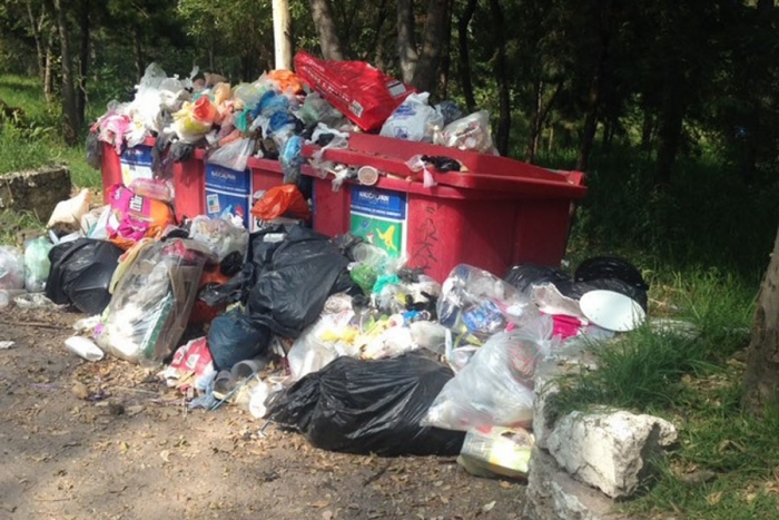 Se acumula la basura en Naucalpan ante falta de combustible para camiones recolectores