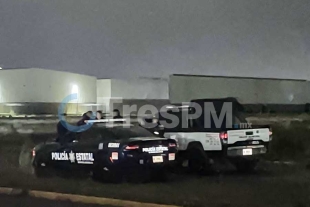 Al lugar arribó personal de Cruz Roja Lerma quien confirmó el deceso de la mujer de 30 años aproximadamente,
