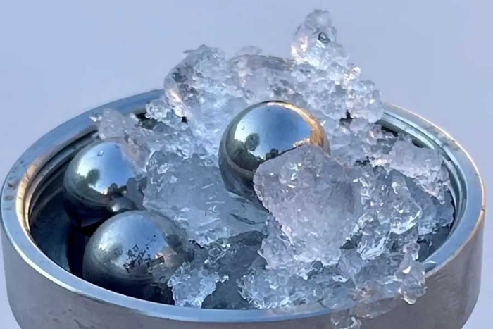 Crean un nuevo tipo de hielo que es casi tan denso como el agua