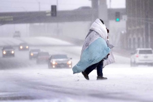 La tormenta invernal que azota a EU deja miles de hogares sin energía eléctrica