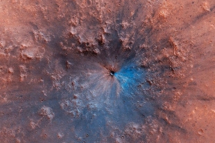 Descubren espectacular cráter en Marte que podría contener agua