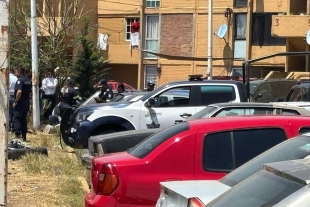 Según las autoridades, junto al cadáver fueron encontradas varias piedras con manchas de sangre