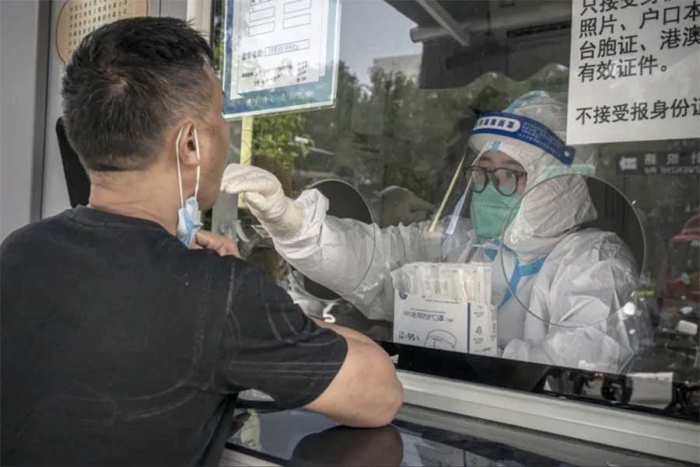 Tras 900 casos de Covid, China confina a 21 millones de personas en Chengdu
