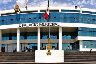 Cortan luz de palacio municipal de Naucalpan