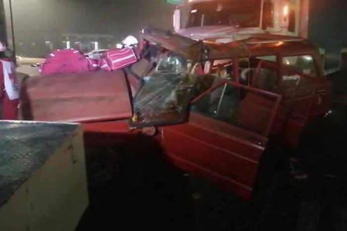 Dos heridos graves por accidente en Metepec