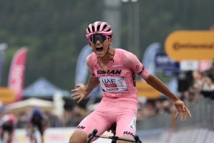 La posibilidad de ver al primer mexicano coronarse en el Giro de Italia emociona a todo el país