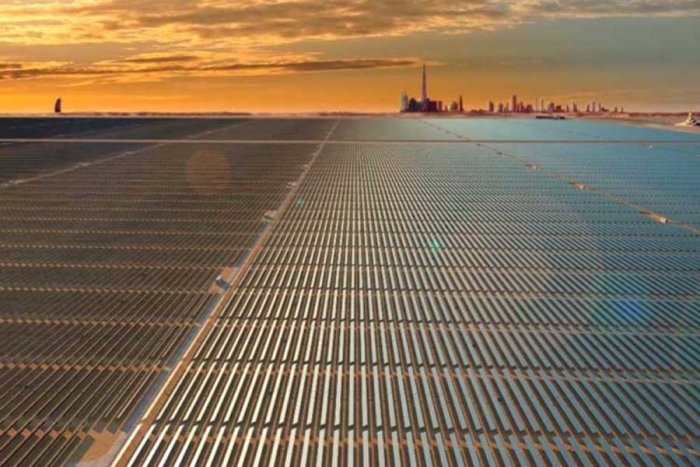 Emiratos Árabes Unidos celebra la apertura de una de las mayores plantas solares
