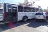 Autobús choca contra camioneta en Toluca.
