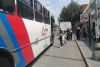 Policía municipal de Toluca omisa ante caos vial provocado por transporte público