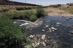 Ambientalistas culpan a Ciudad Juárez de contaminar el río Bravo