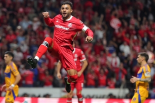 Desde el primer minuto, los locales buscaron romper el equilibrio