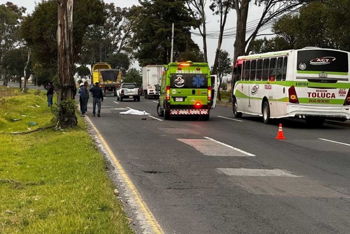 Fallece ciclista sobre la vía Toluca-Palmillas