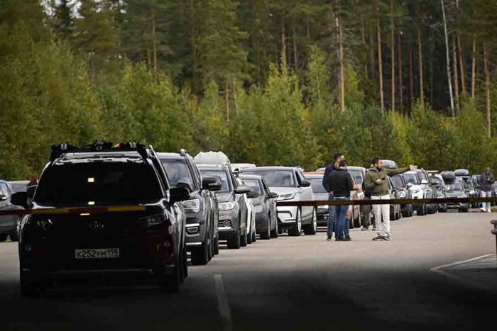 Finlandia aprueba construcción de muro en frontera con Rusia para disminuir migración