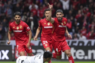 El gol que abrió el marcador fue obra de Herrera al 24’, con un disparo espectacular desde fuera del área