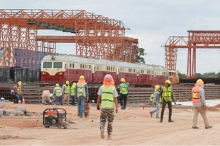 Retrasos en Tren Maya son por cambio de personal: AMLO