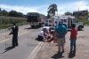 Camión de carga  golpea a pareja de motociclistas en Tenango del Valle