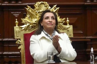 Dina Boluarte asume la presidencia de Perú tras destitución de Pedro Castillo