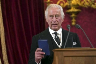 Carlos III es proclamado rey del Reino Unido