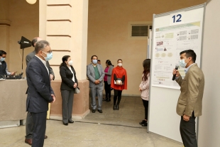 Alfredo Barrera premió a ganadores de Bienal Estudiantil de Ciencias y Tecnologías