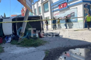 Según las primeras investigaciones, la víctima caminaba a un costado de la carretera cuando la unidad salió de control.
