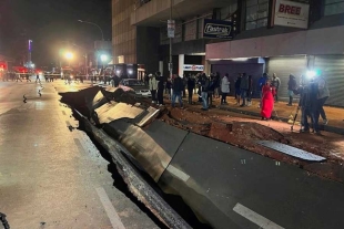 Sudáfrica: Explosión parte calle en dos, hay un muerto y más de 40 heridos