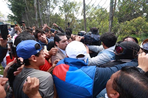 Los estudiantes a favor del retorno señalaron que en votaciones pasadas, la mayoría de la comunidad estudiantil se pronunció por la reanudación de las clases presenciales