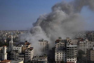 Ataques israelíes matan a más de 90 palestinos en el sur de Gaza